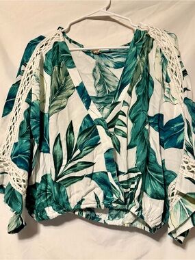 Women's Green Leaf Print V-Neck Blouse and Skirt Set